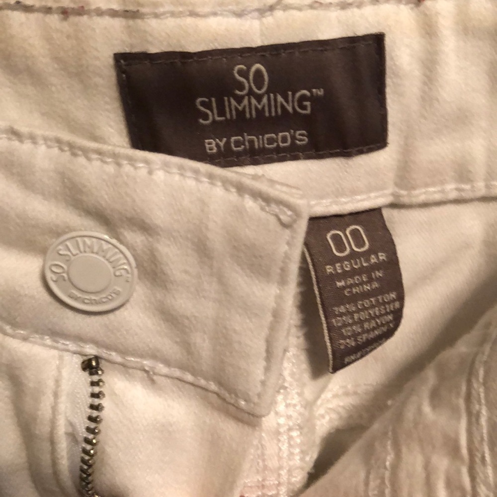 🛑SOLD📦 • CHICO’S So Slimming White Jeans - Picture 1 of 5